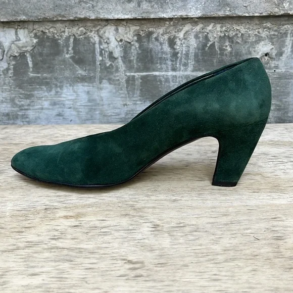 Petra Green Suede Medium Heels made in Florence Italy Vintage EUC - Picture 3 of 9